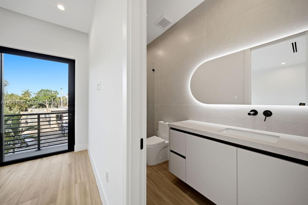 1332 NE 16th Terrace