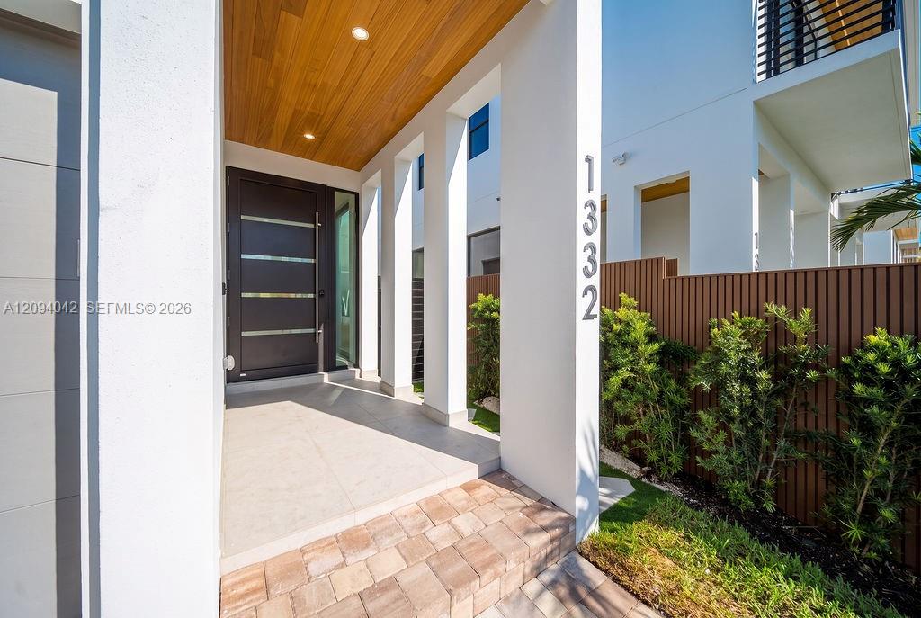 1332 NE 16th Terrace