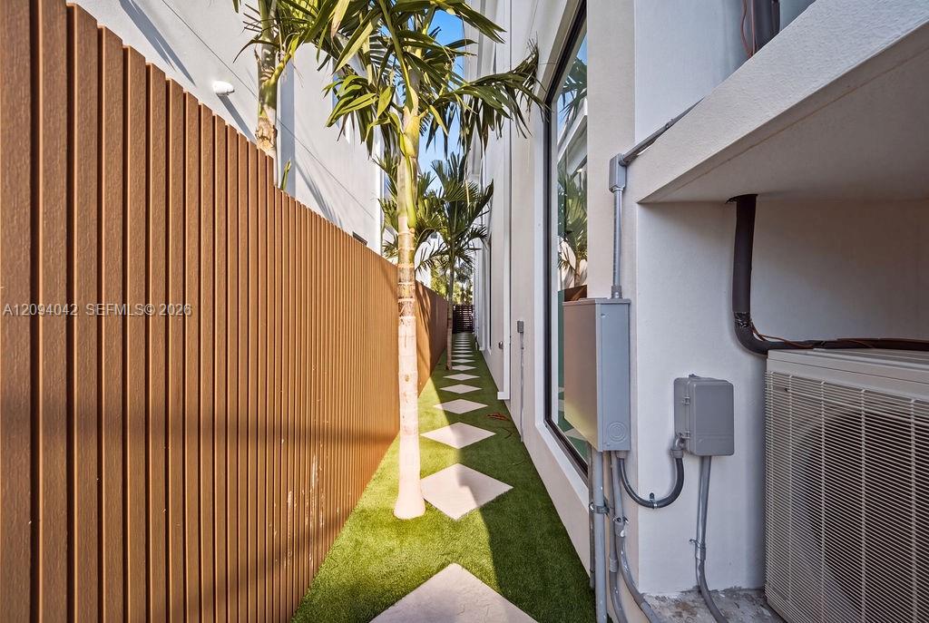 1332 NE 16th Terrace