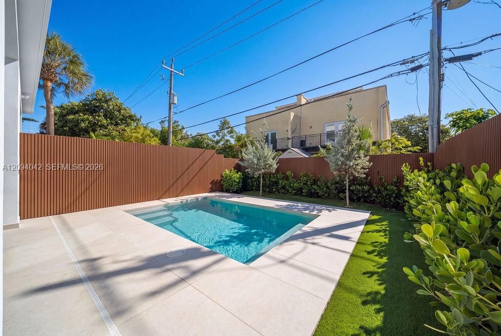 1332 NE 16th Terrace