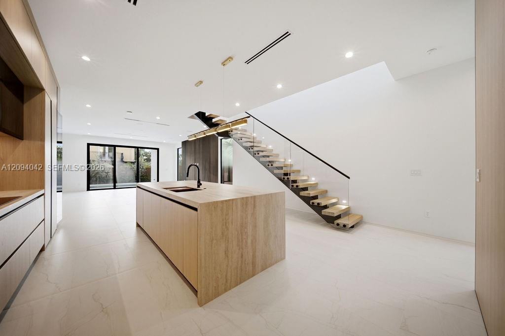 1332 NE 16th Terrace