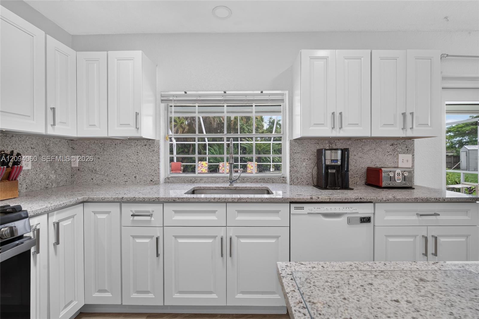 17435 SW 109th Court gallery image #5