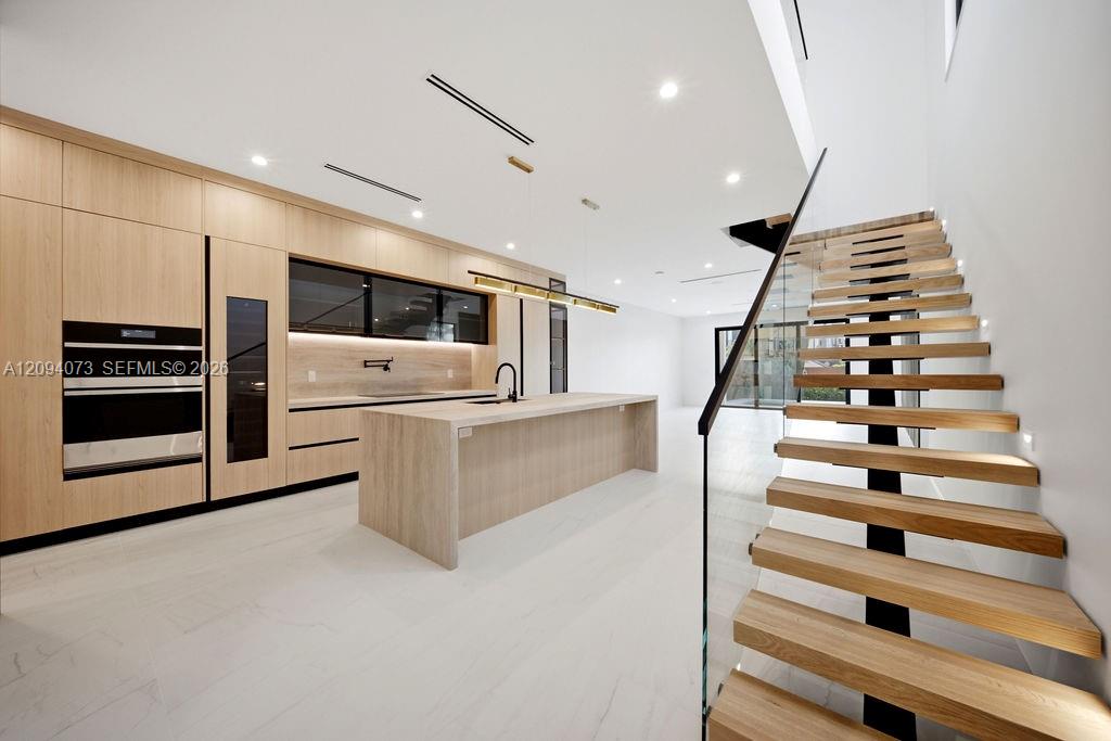 1322 NE 16th Terrace