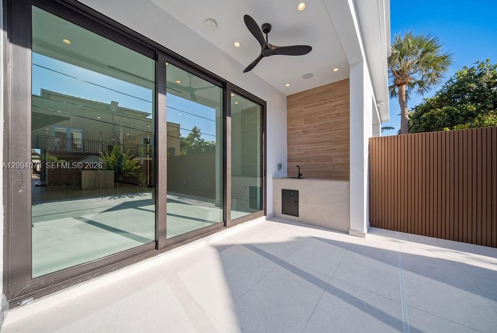 1322 NE 16th Terrace