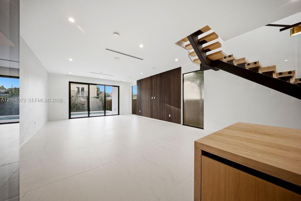 1322 NE 16th Terrace