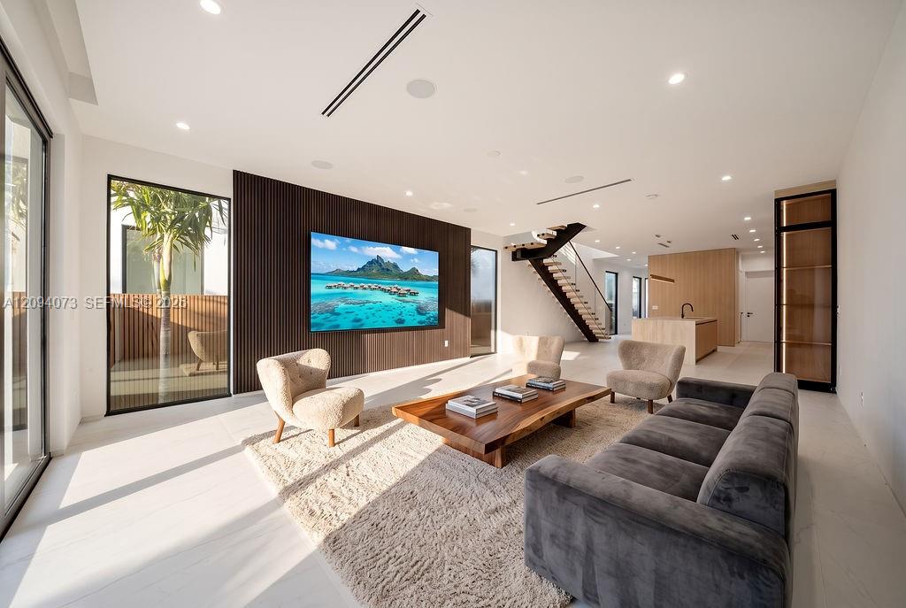 1322 NE 16th Terrace