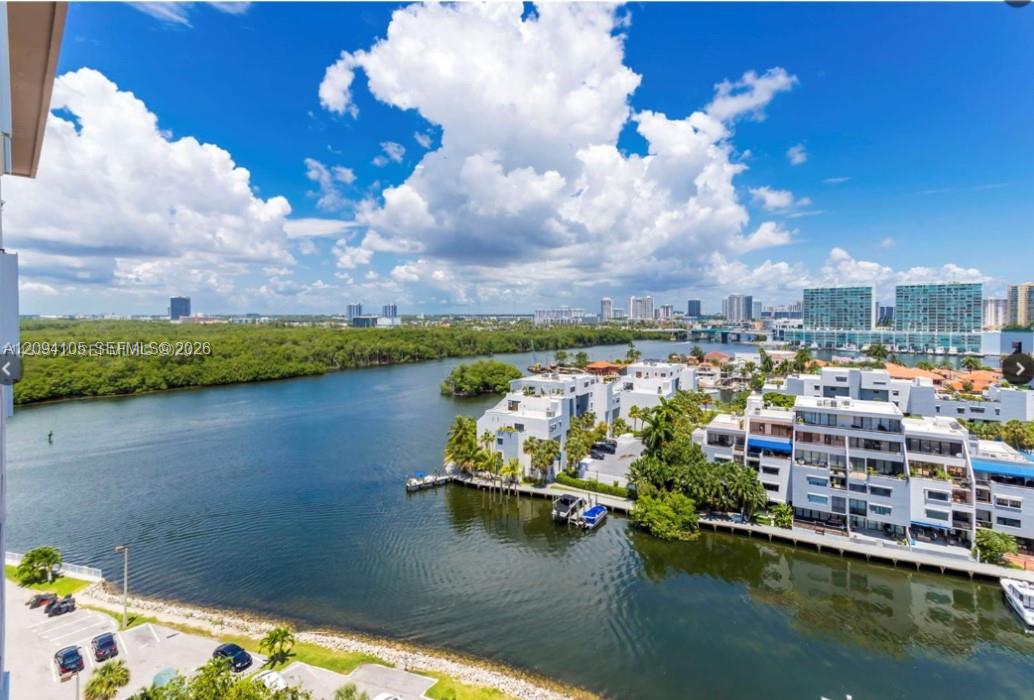 400 Kings Point Drive