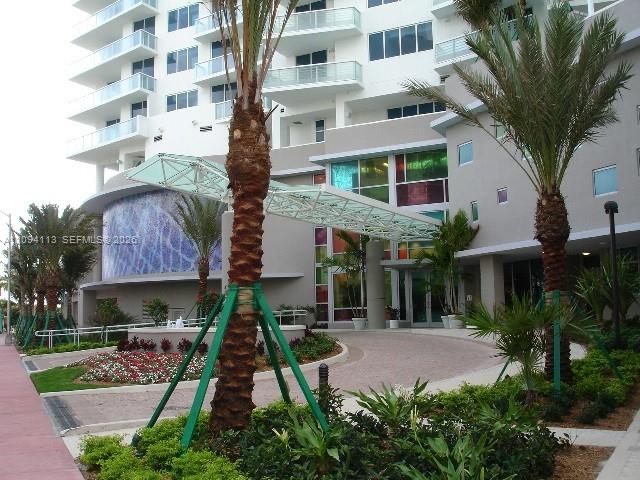 3801 Collins Avenue