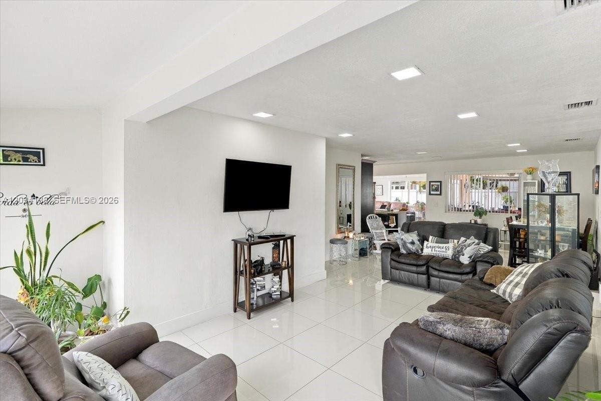 9625 Dominican Drive