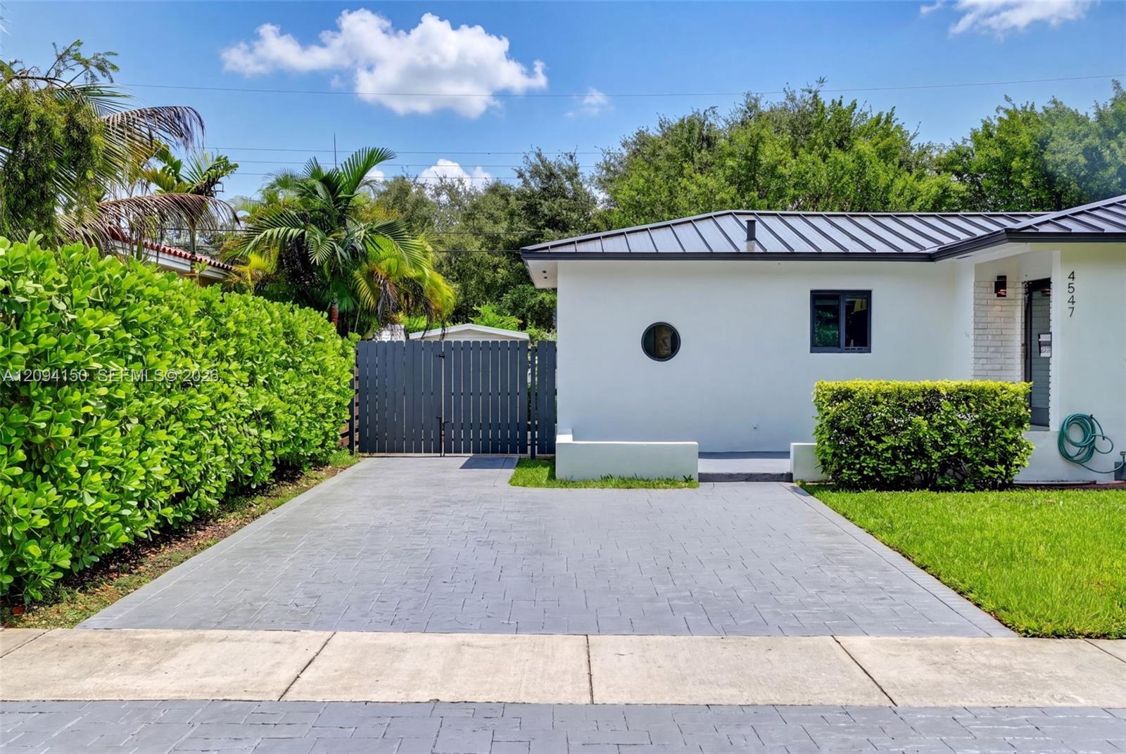 4547 SW 16th Street
