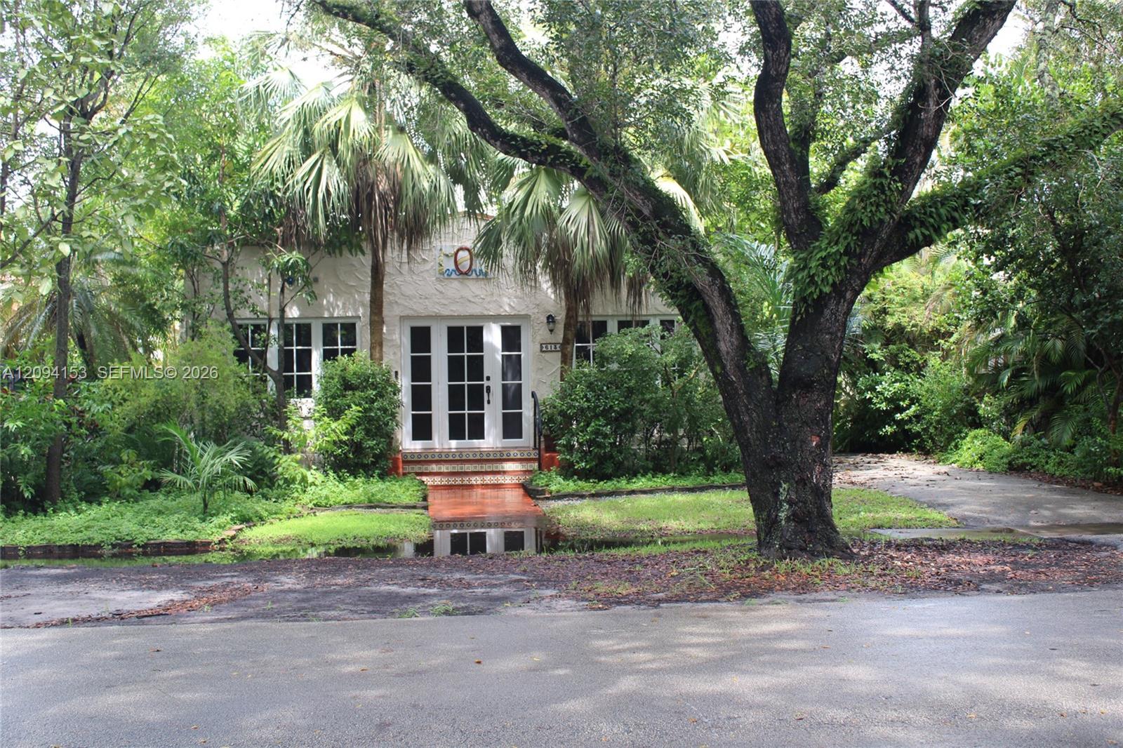 613 Navarre Avenue