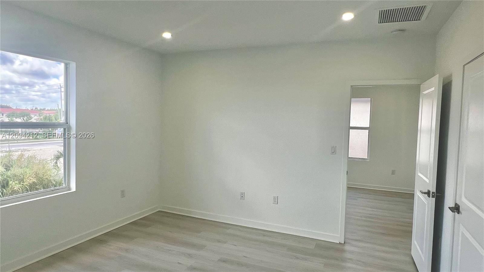 619 NE 4th Street
