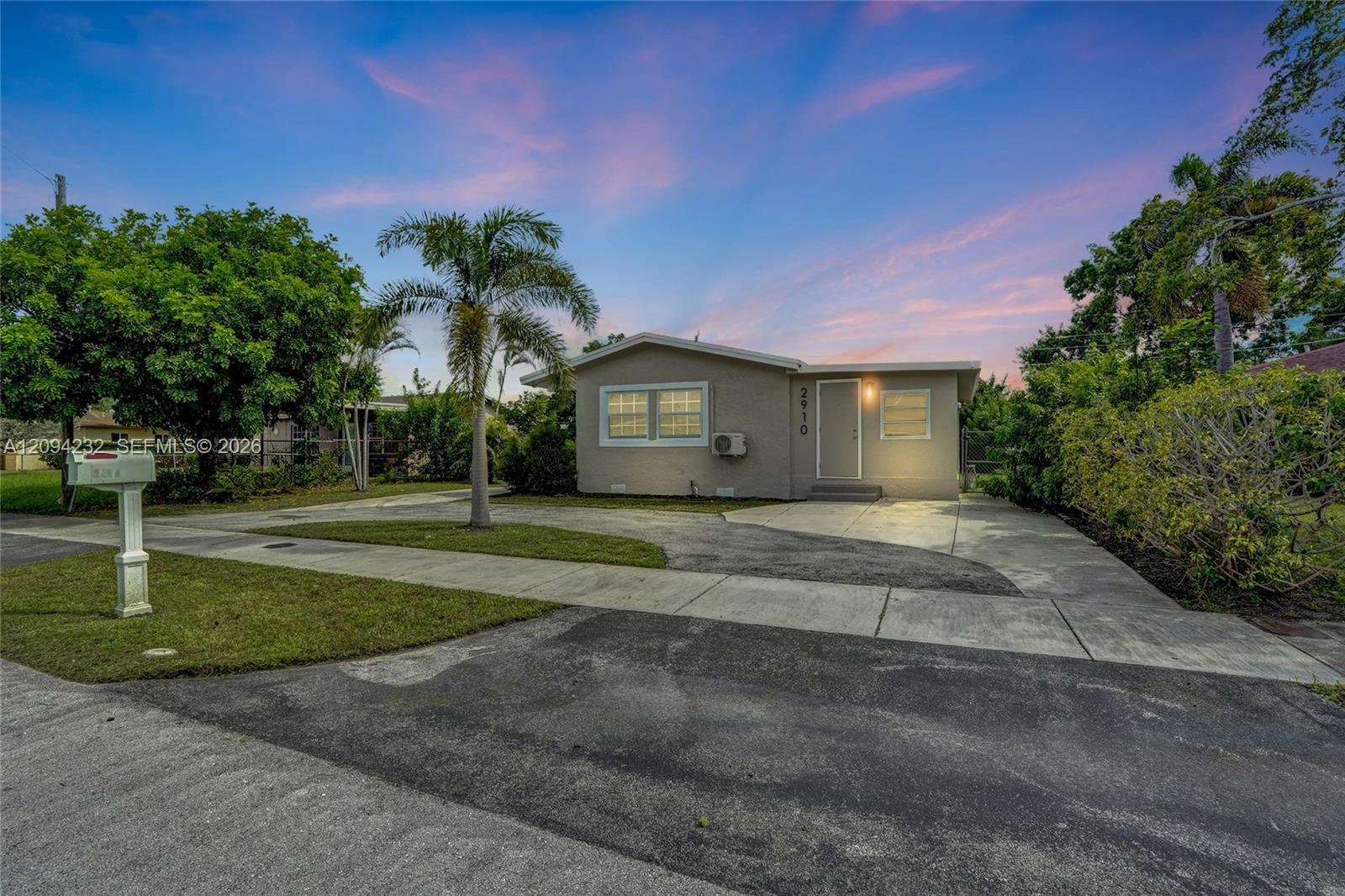 2910 NW 25th Street gallery image #1