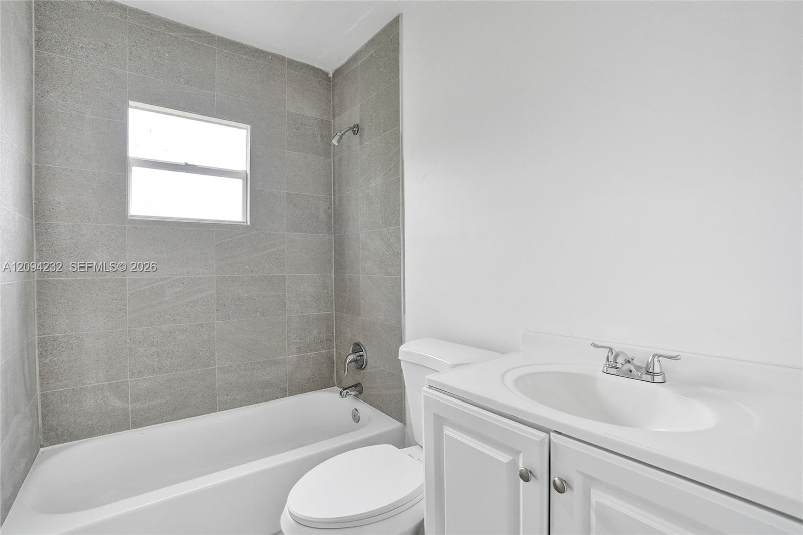 2910 NW 25th Street gallery image #20