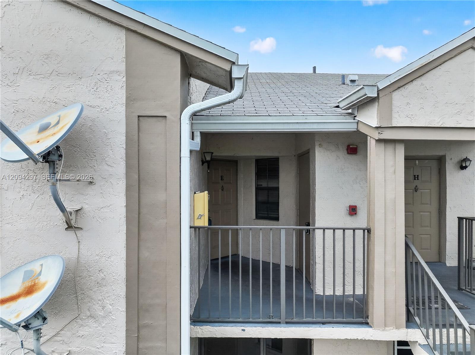 889 Hamilton Drive