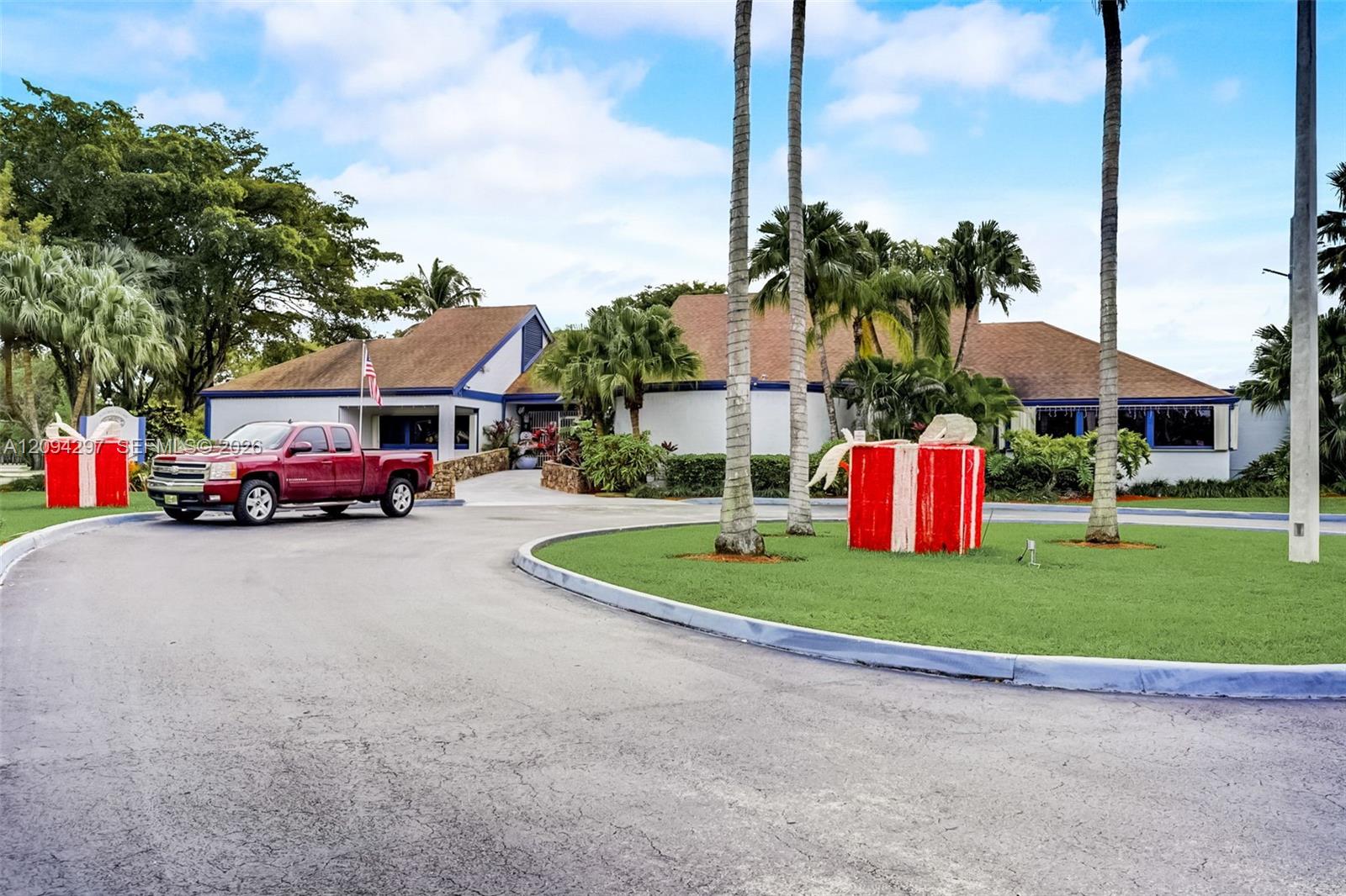 889 Hamilton Drive