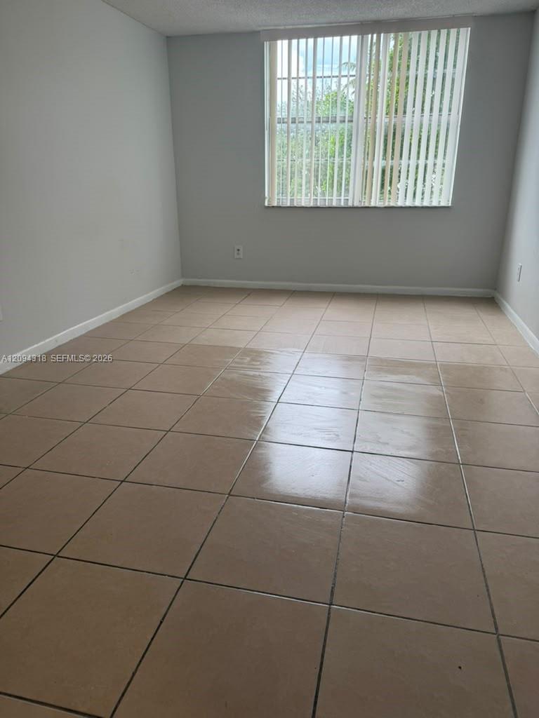484 NW 165th St Road