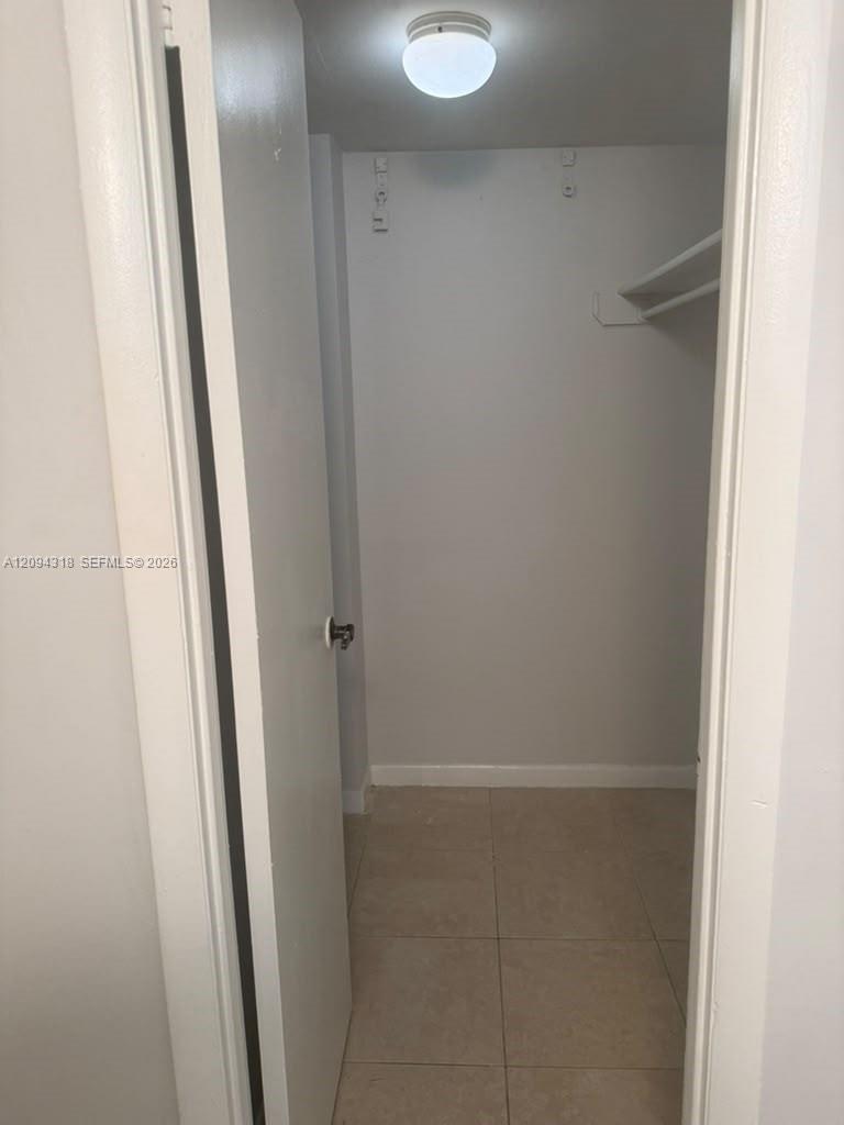 484 NW 165th St Road