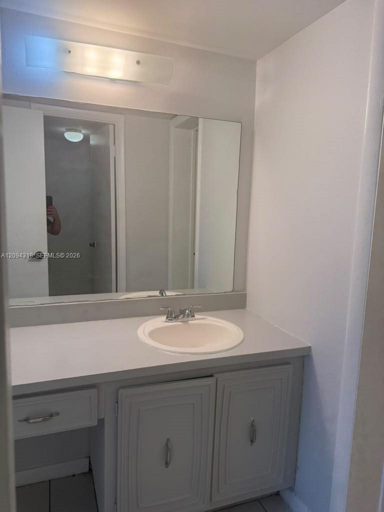 484 NW 165th St Road