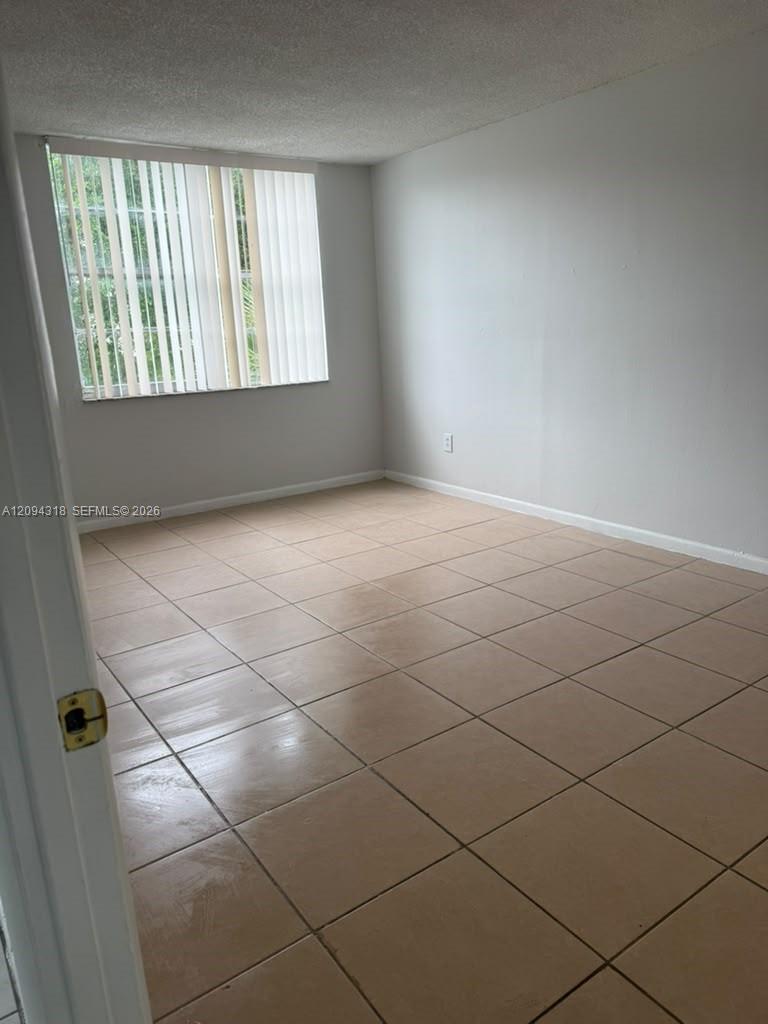 484 NW 165th St Road