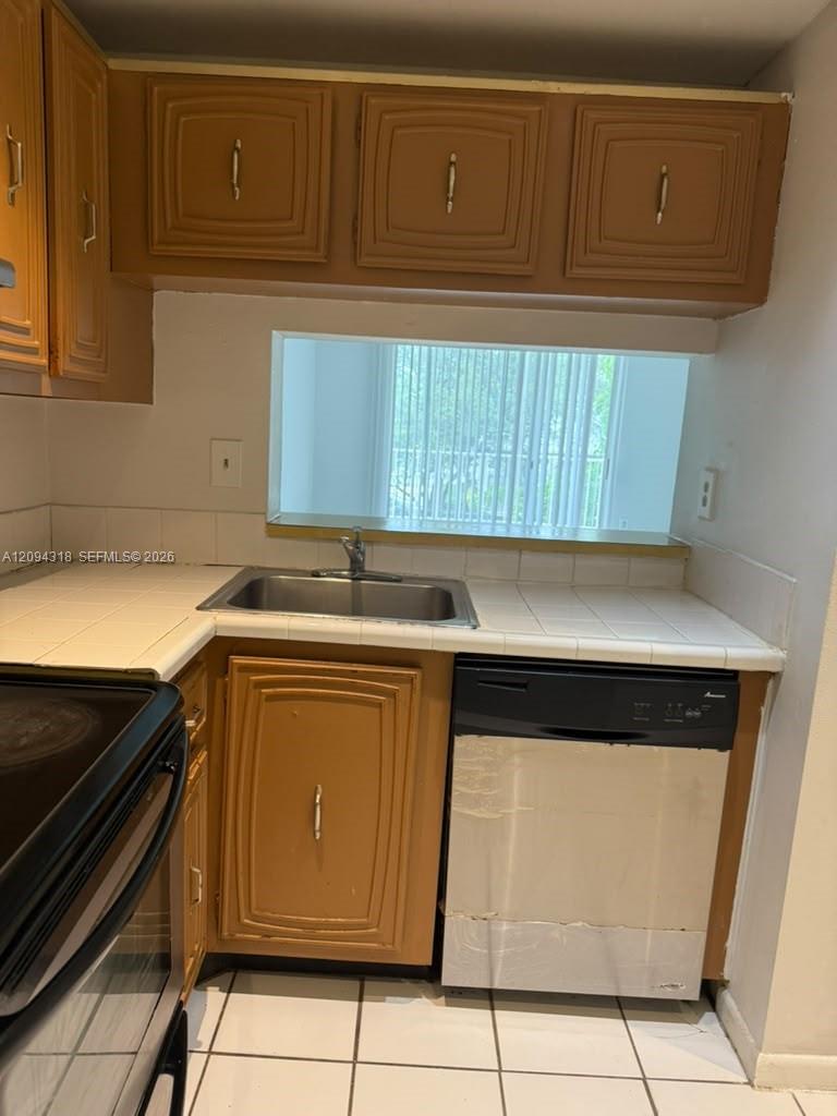 484 NW 165th St Road