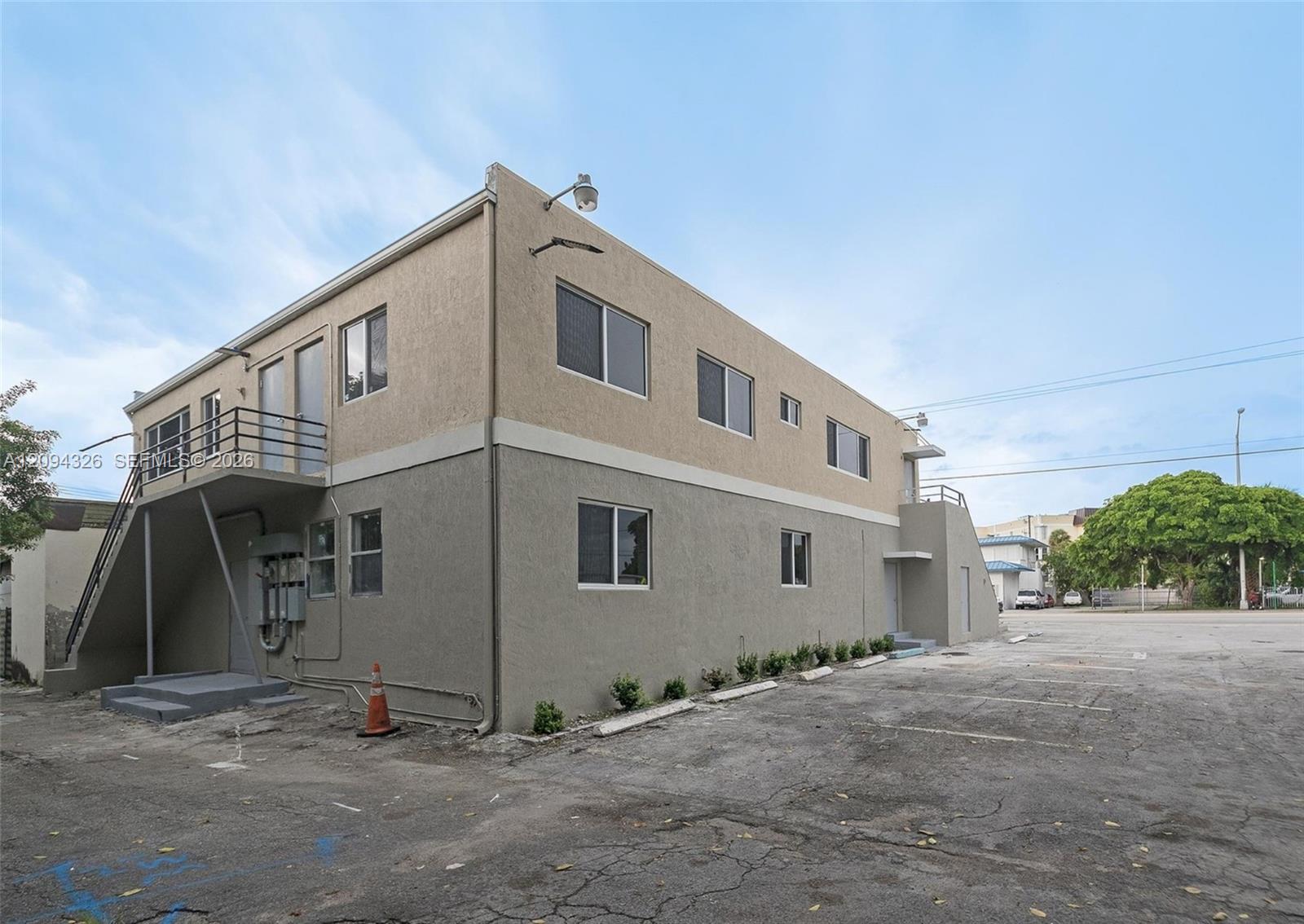 11911 W Dixie Highway