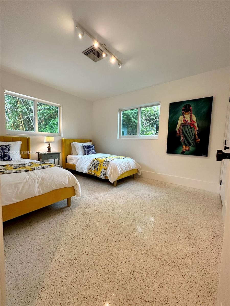 1351 SW 32nd Street gallery image #37