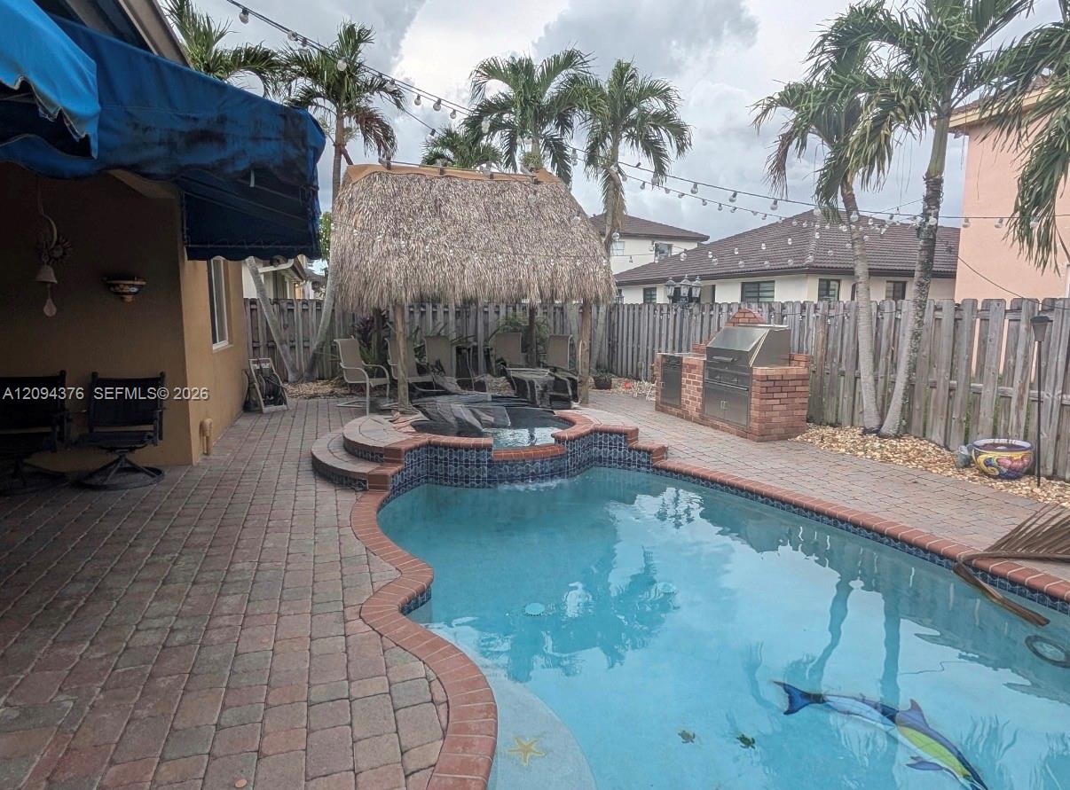 2924 SW 144th Place