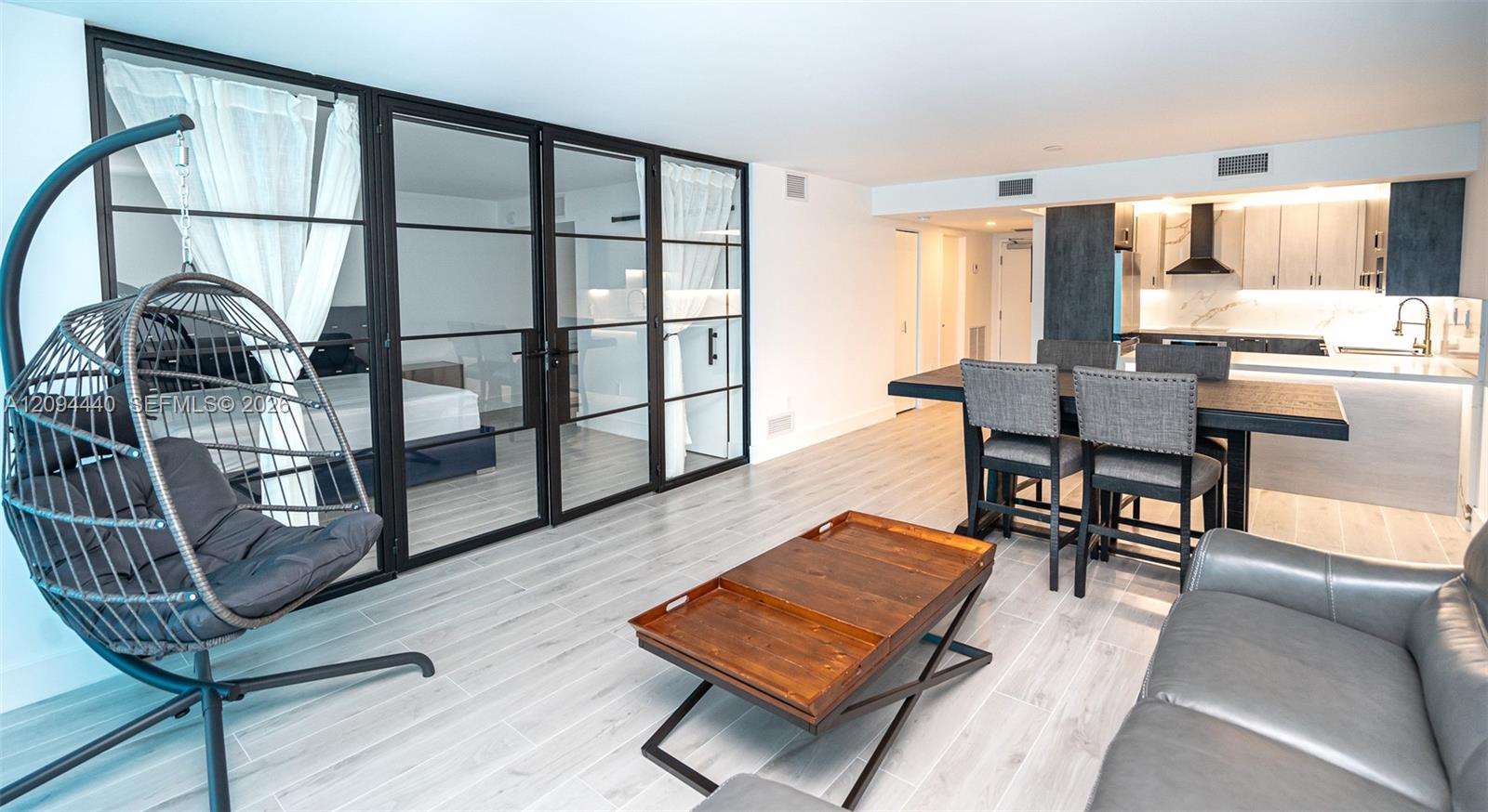 18081 Biscayne Boulevard