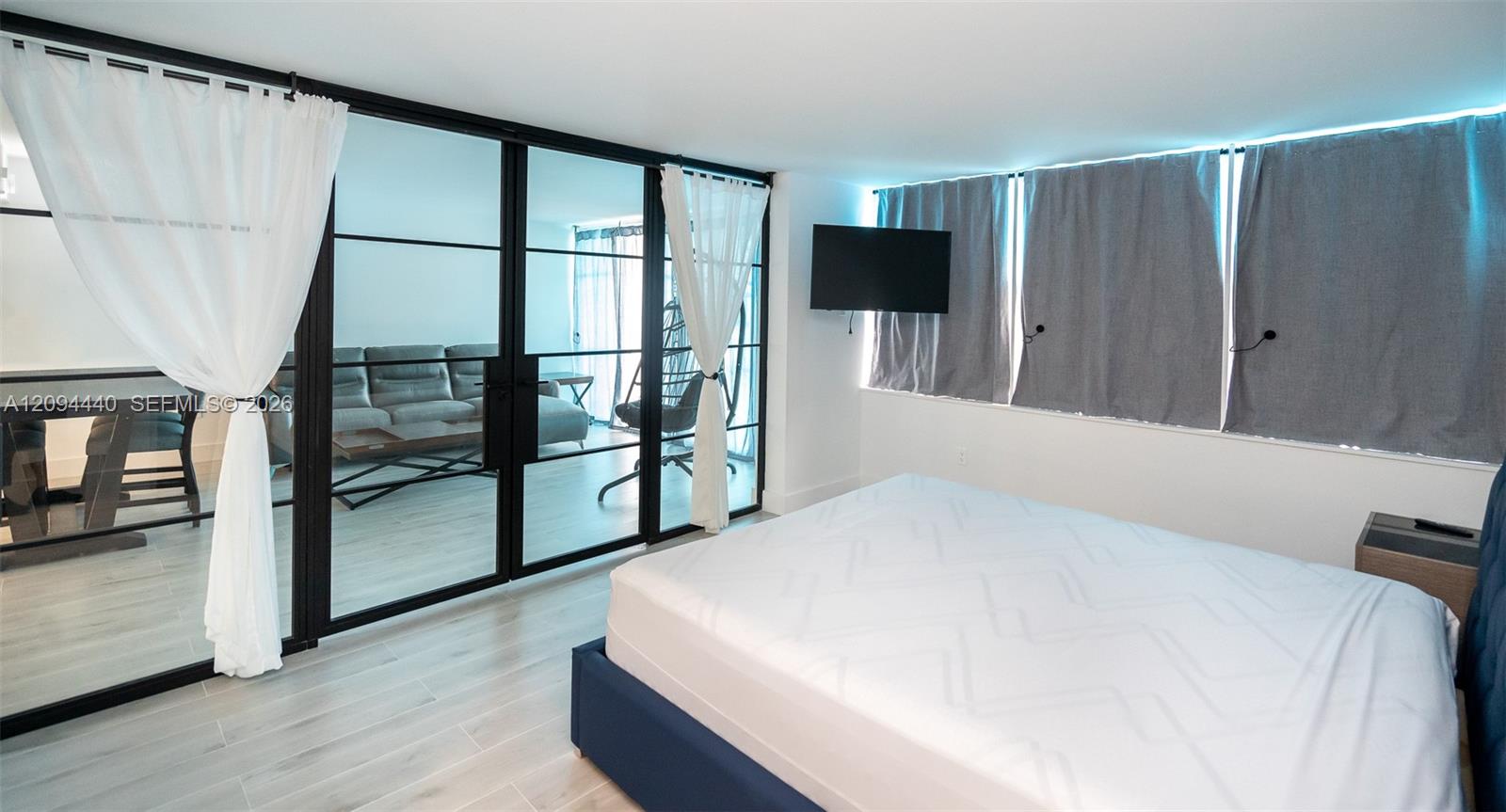 18081 Biscayne Boulevard