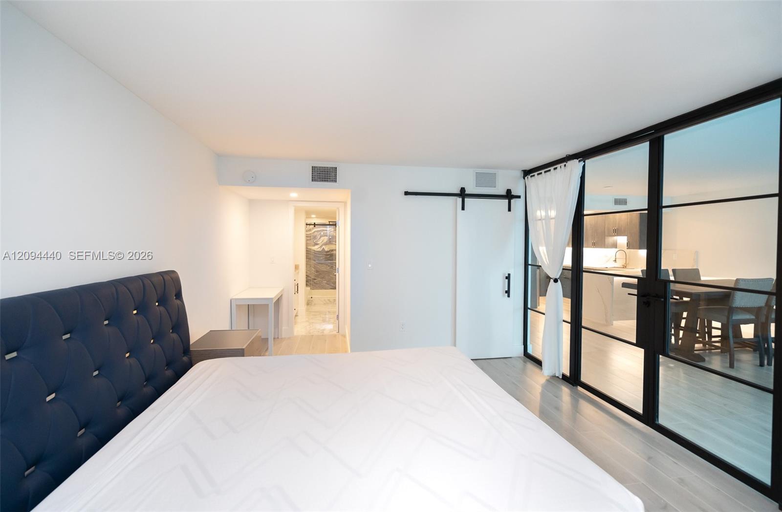 18081 Biscayne Boulevard