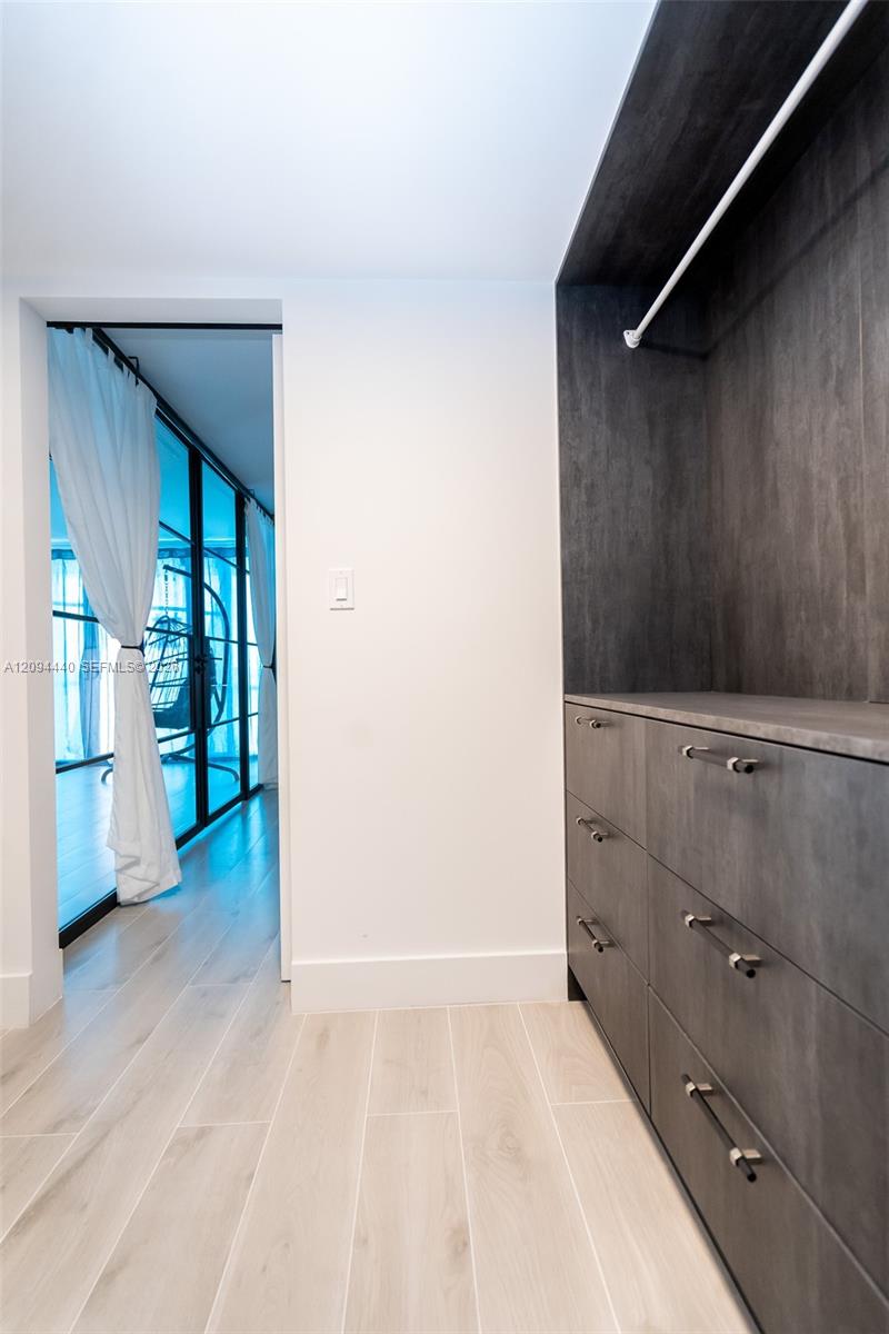 18081 Biscayne Boulevard