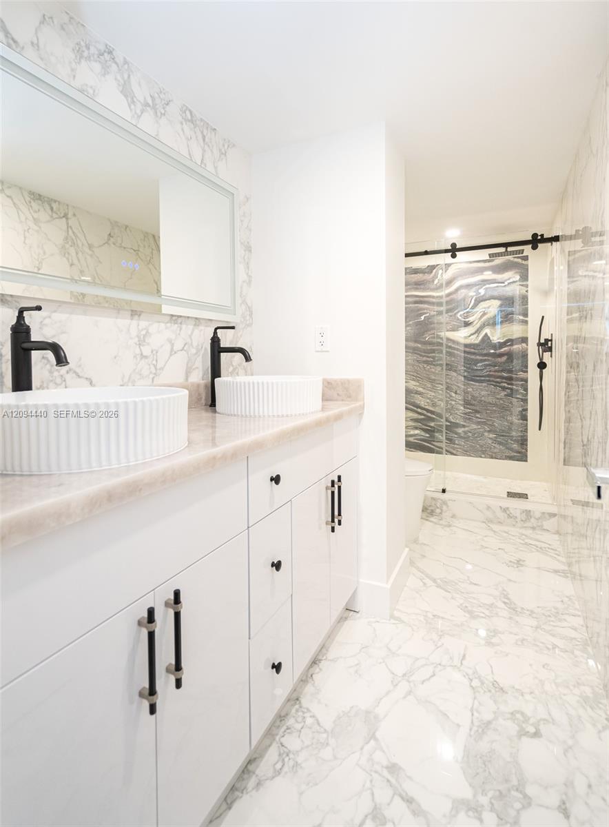 18081 Biscayne Boulevard