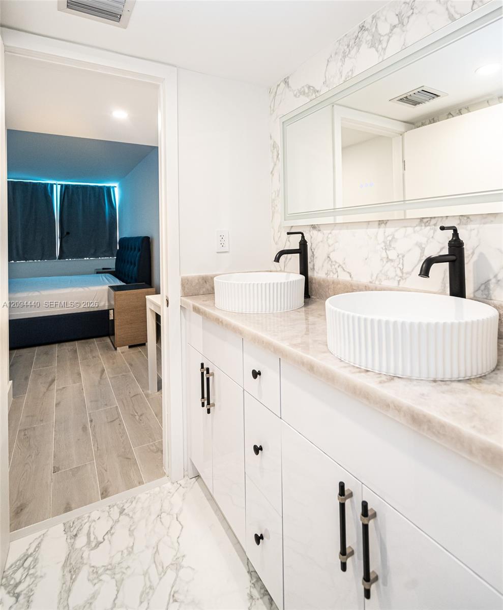 18081 Biscayne Boulevard