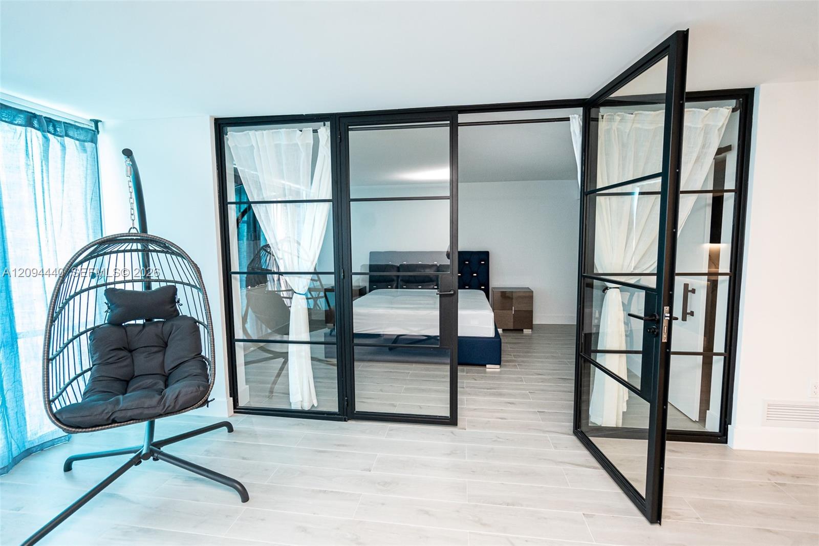 18081 Biscayne Boulevard