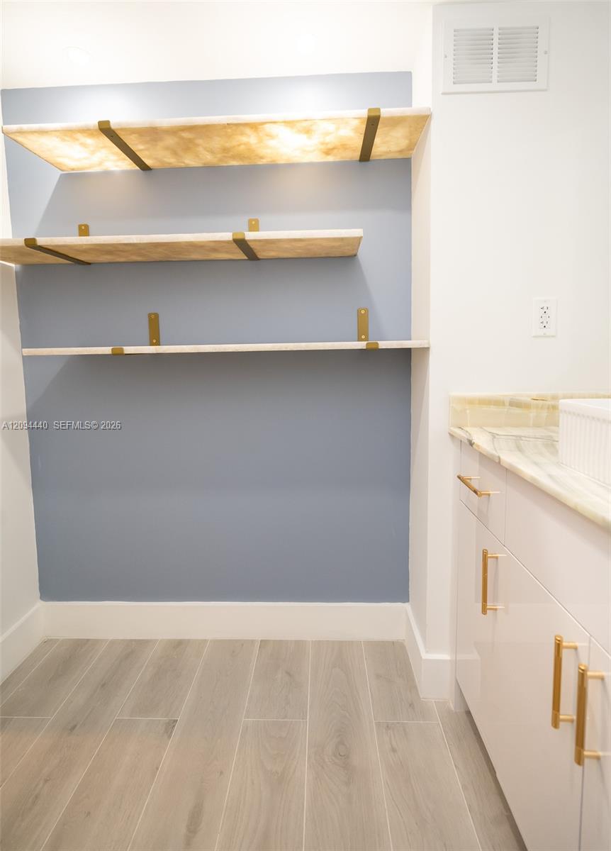 18081 Biscayne Boulevard
