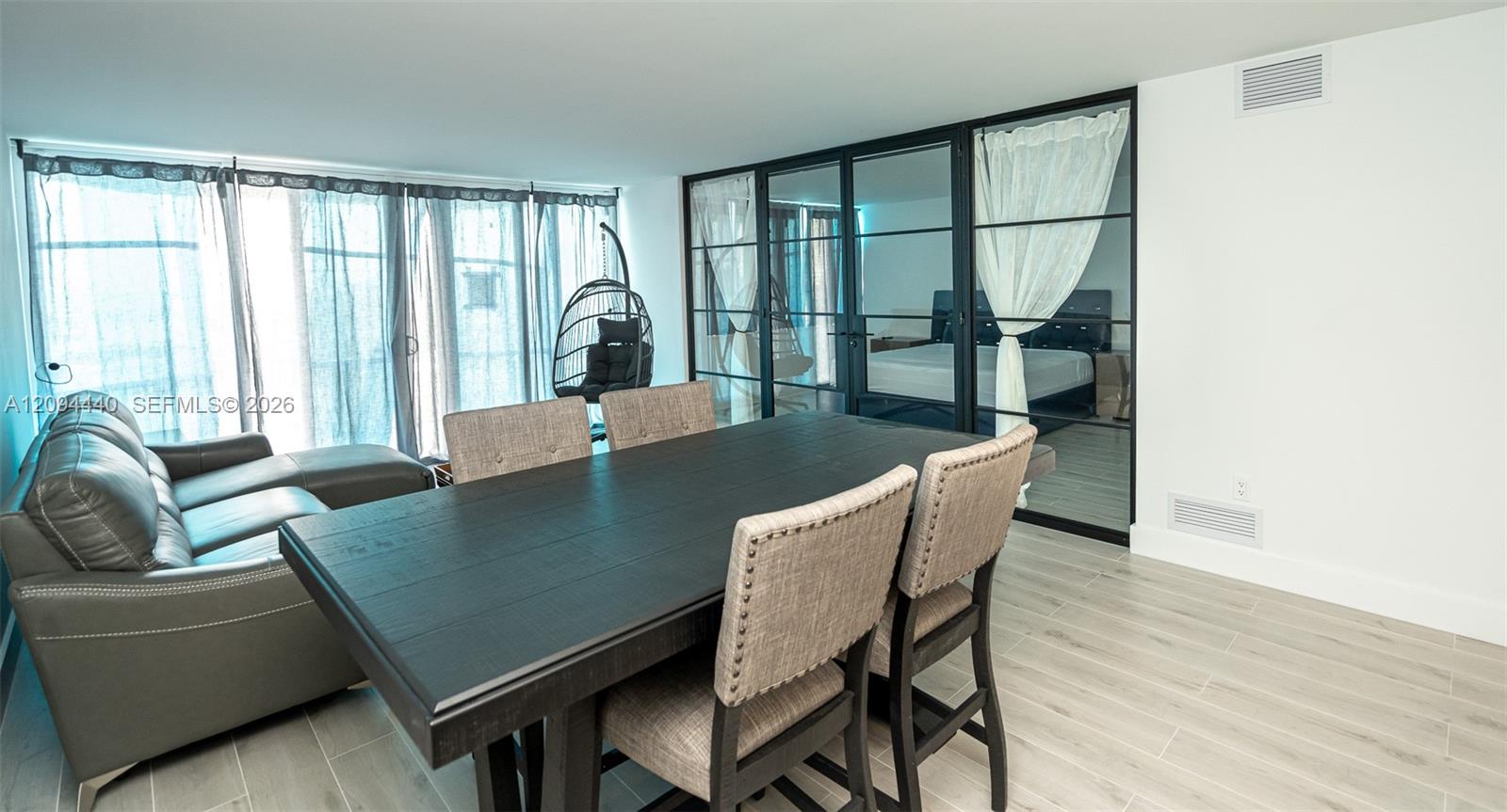 18081 Biscayne Boulevard