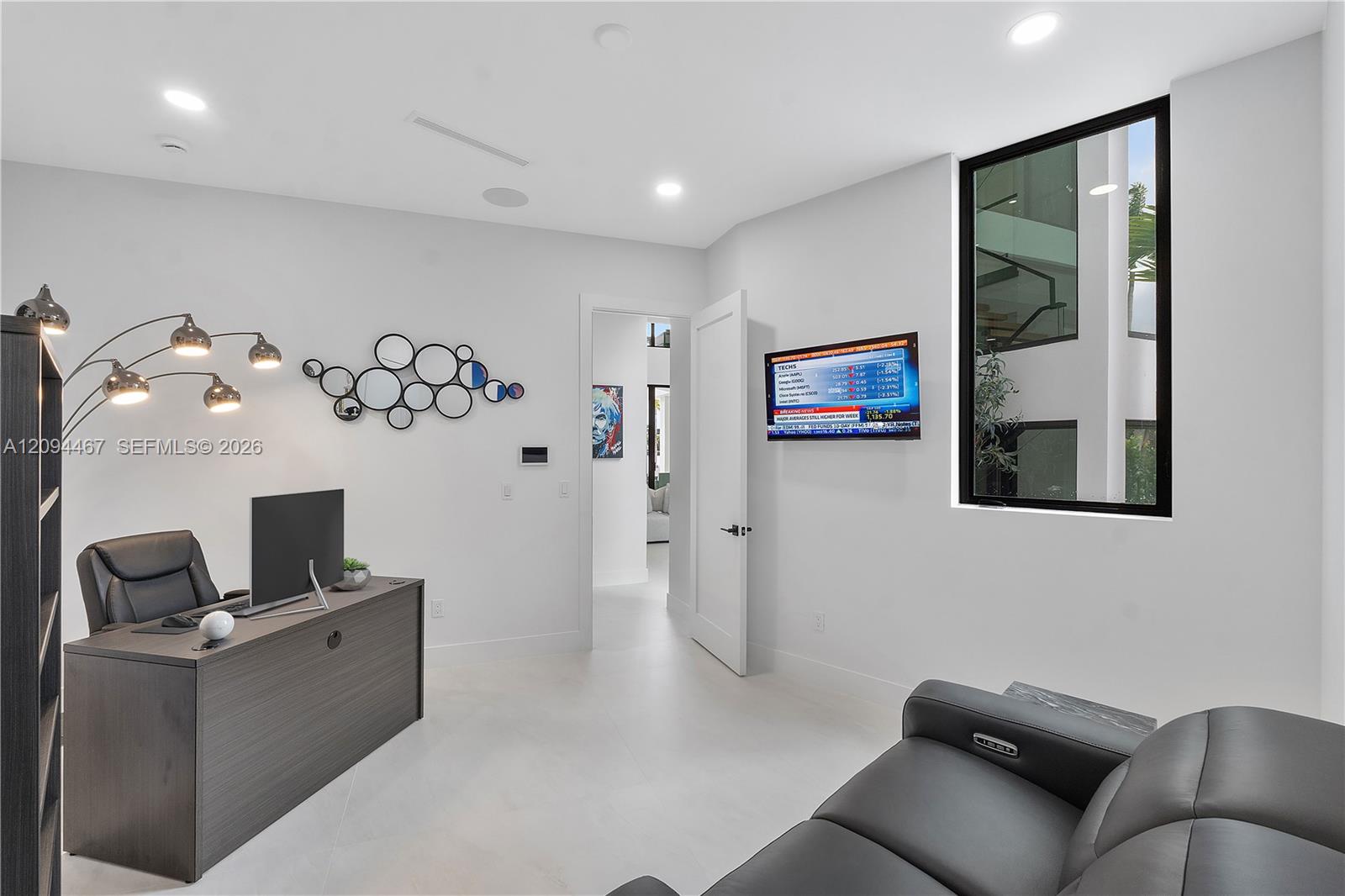 350 Circle Drive