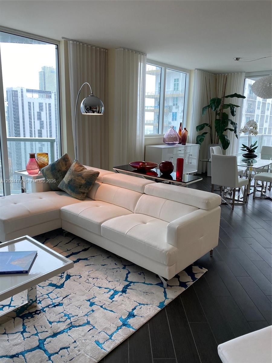253 NE 2nd Street