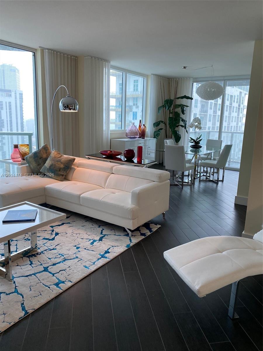 253 NE 2nd Street