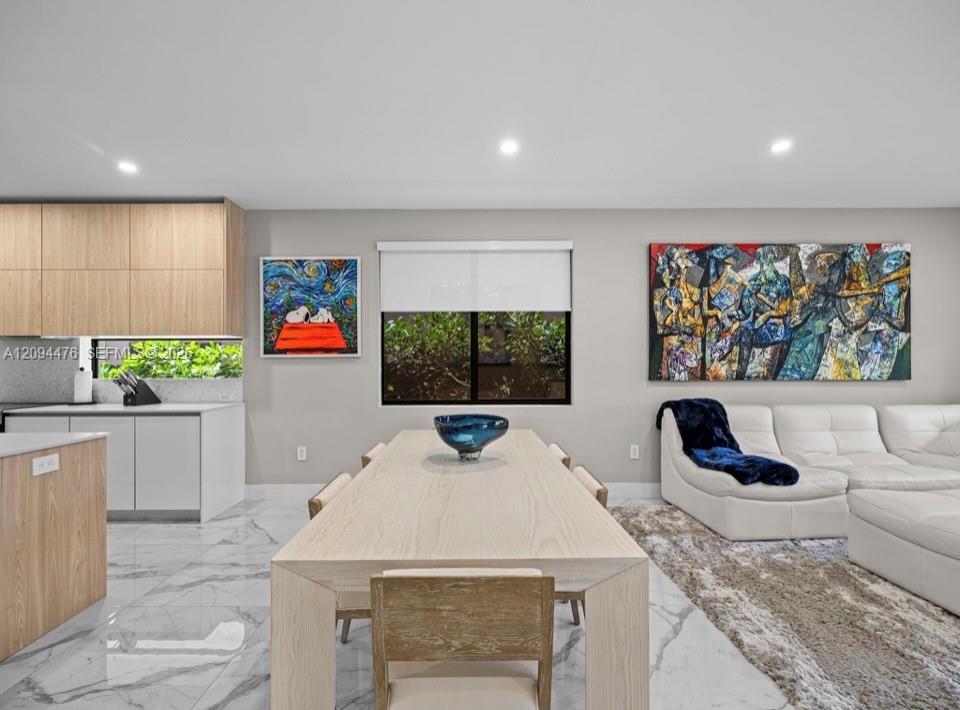 307 SW 10th Street