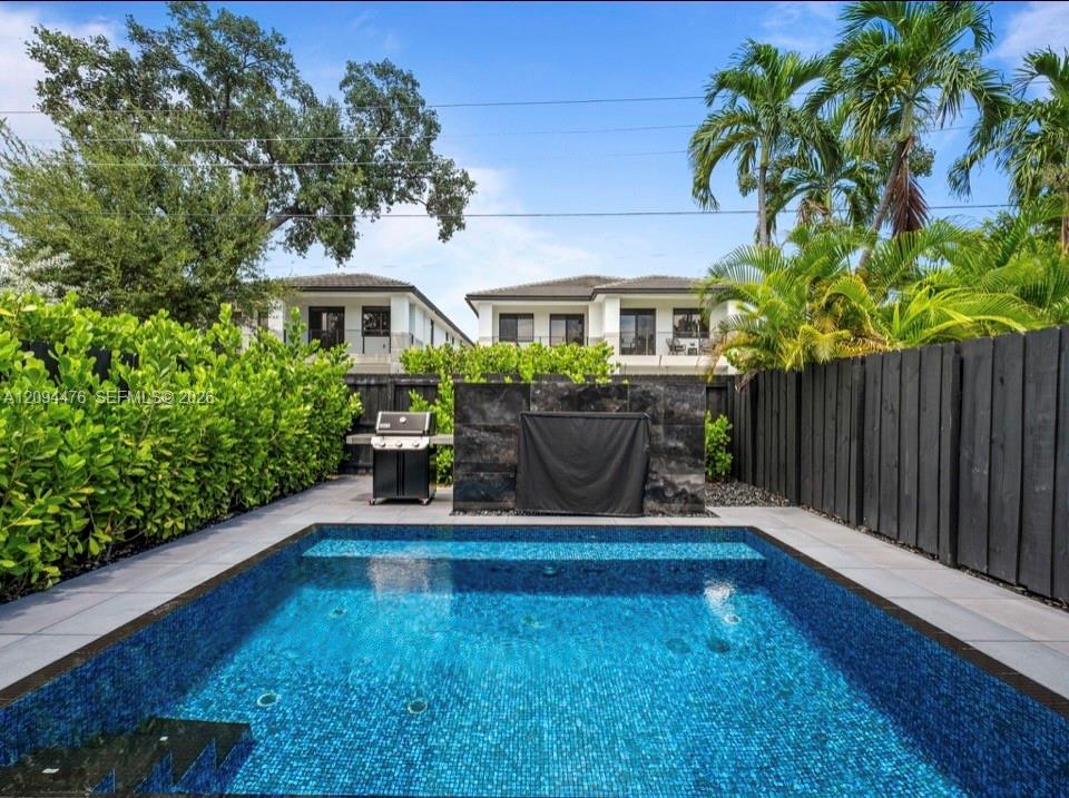 307 SW 10th Street