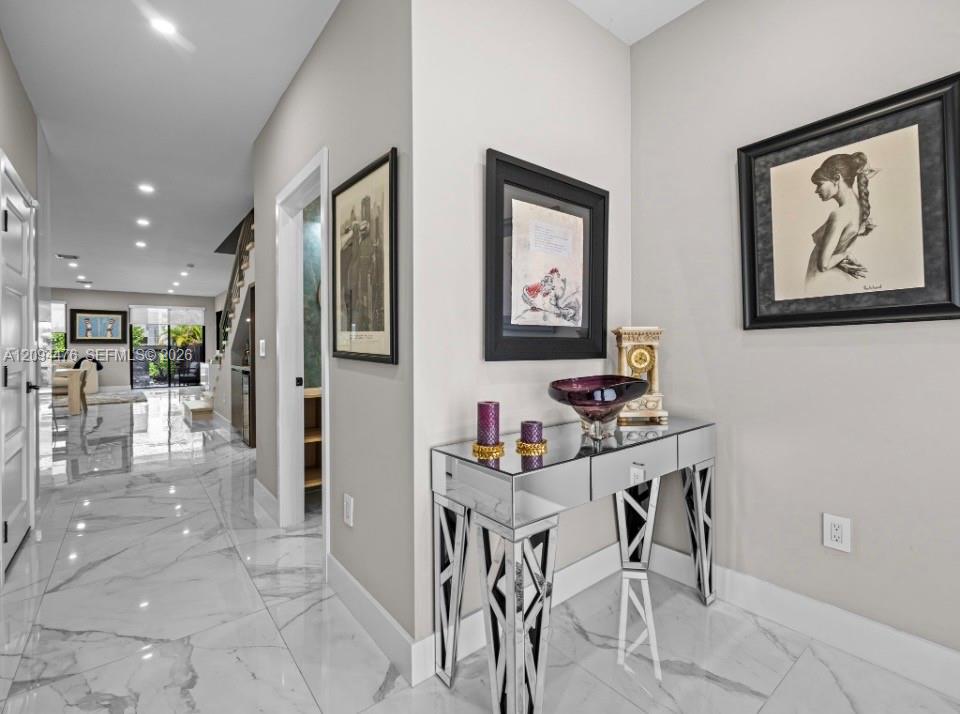 307 SW 10th Street