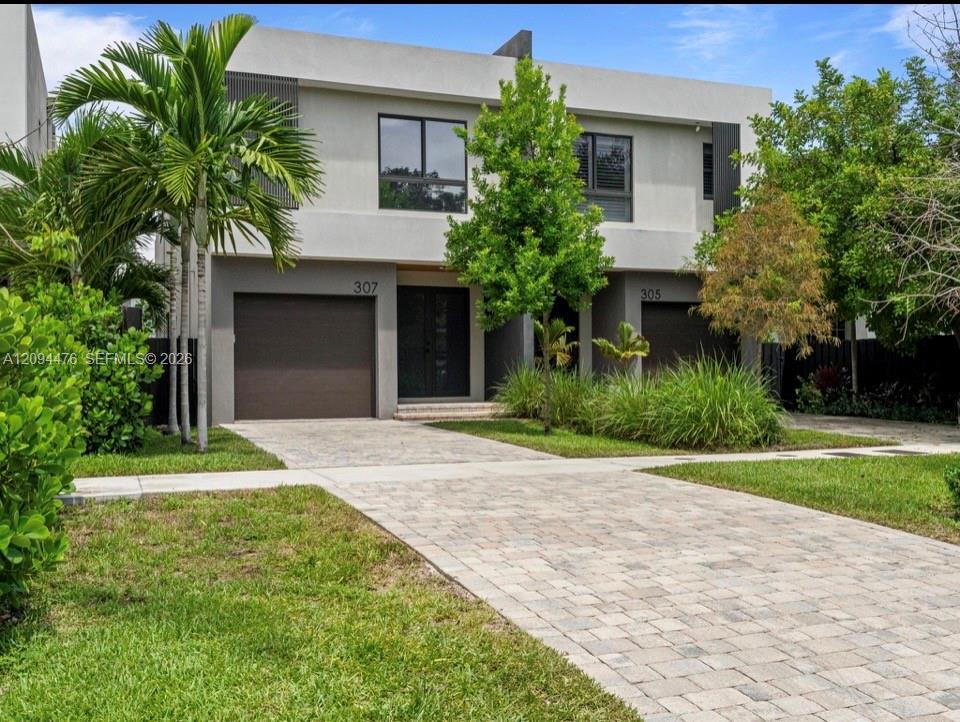 307 SW 10th Street