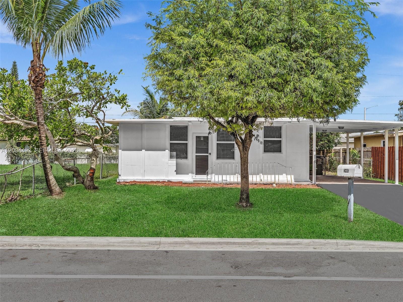 2805 NW 7th Court gallery image #1