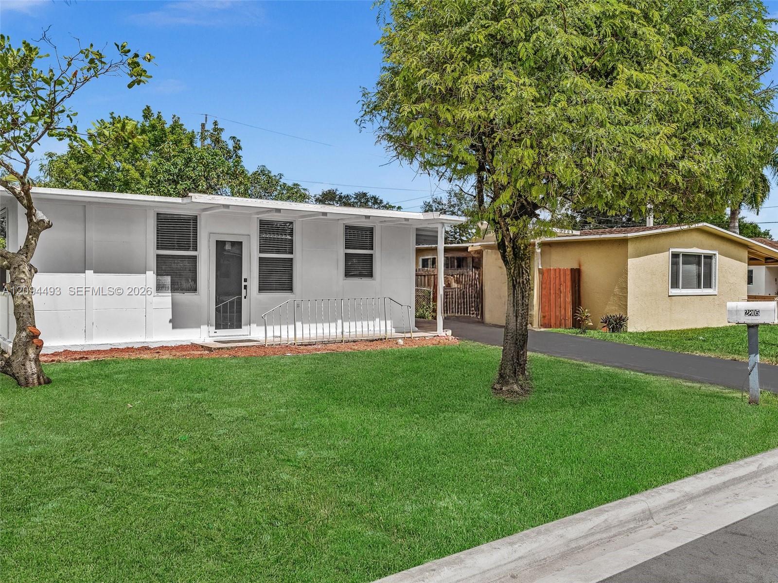 2805 NW 7th Court gallery image #14