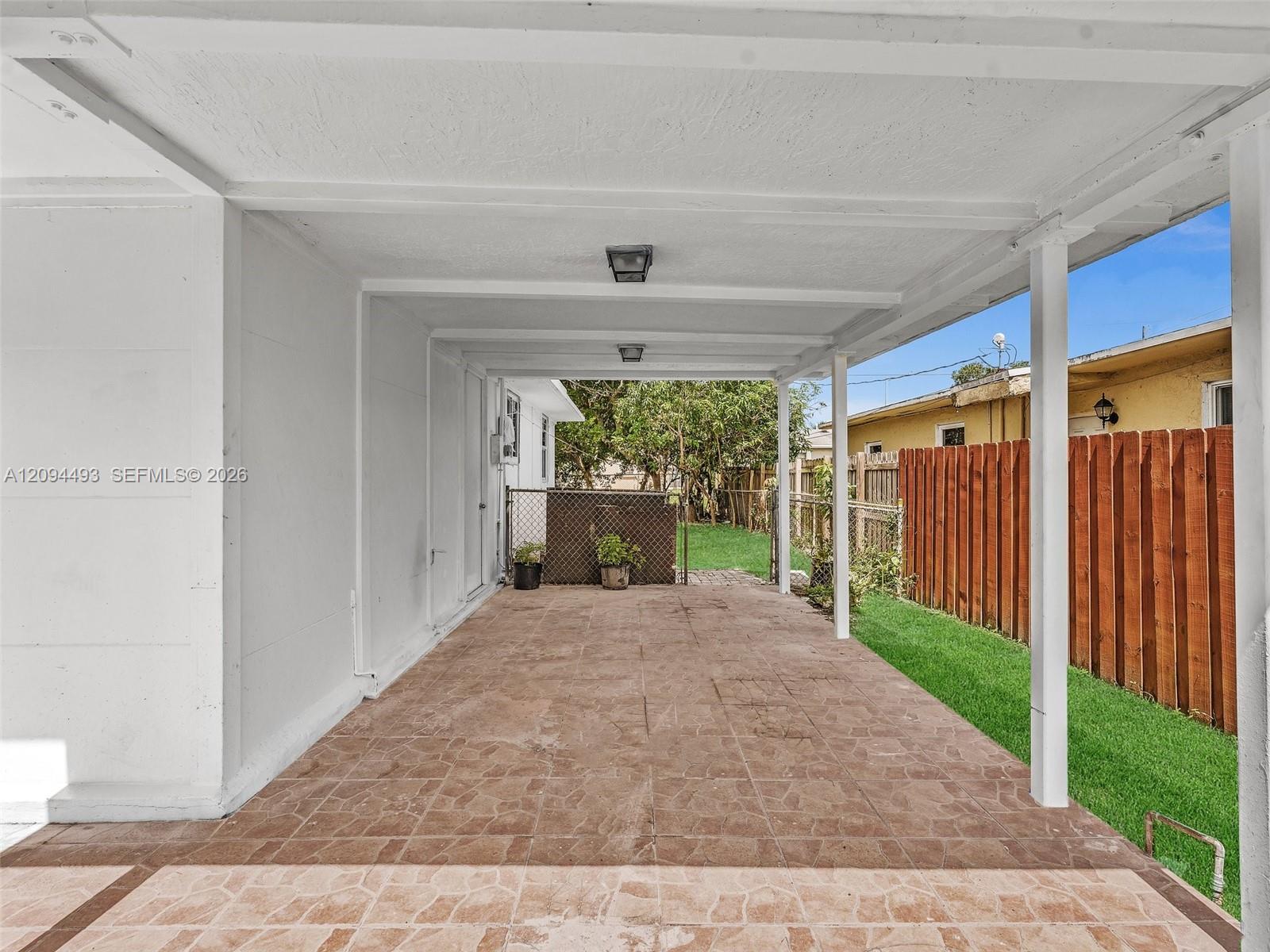 2805 NW 7th Court gallery image #15