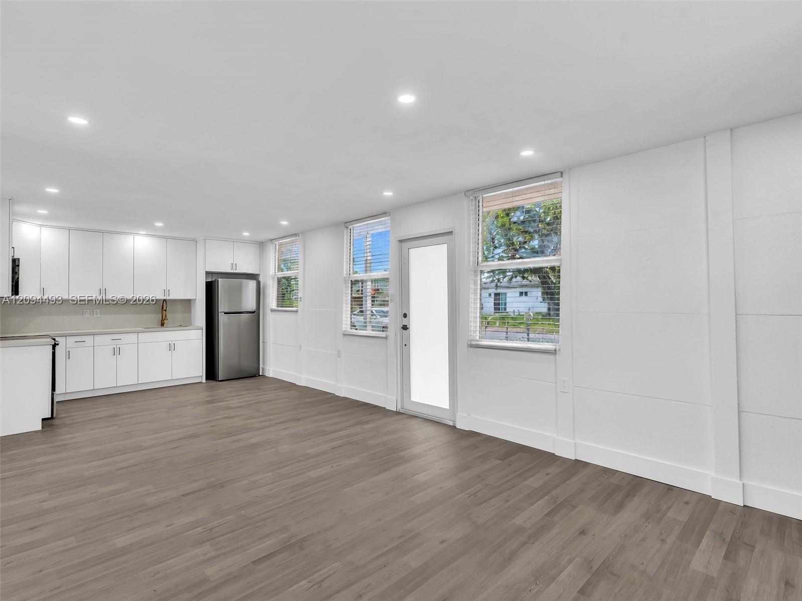 2805 NW 7th Court gallery image #5
