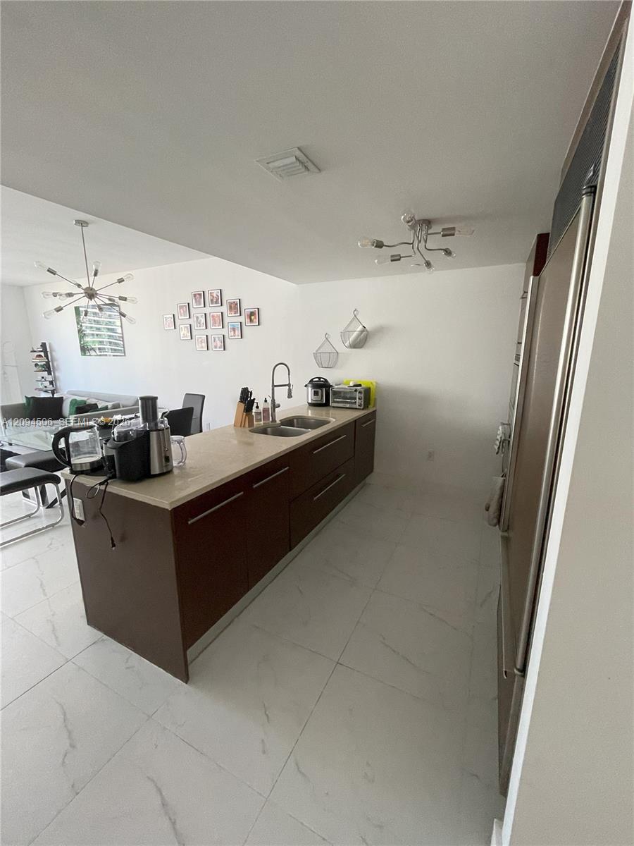 475 Brickell Avenue