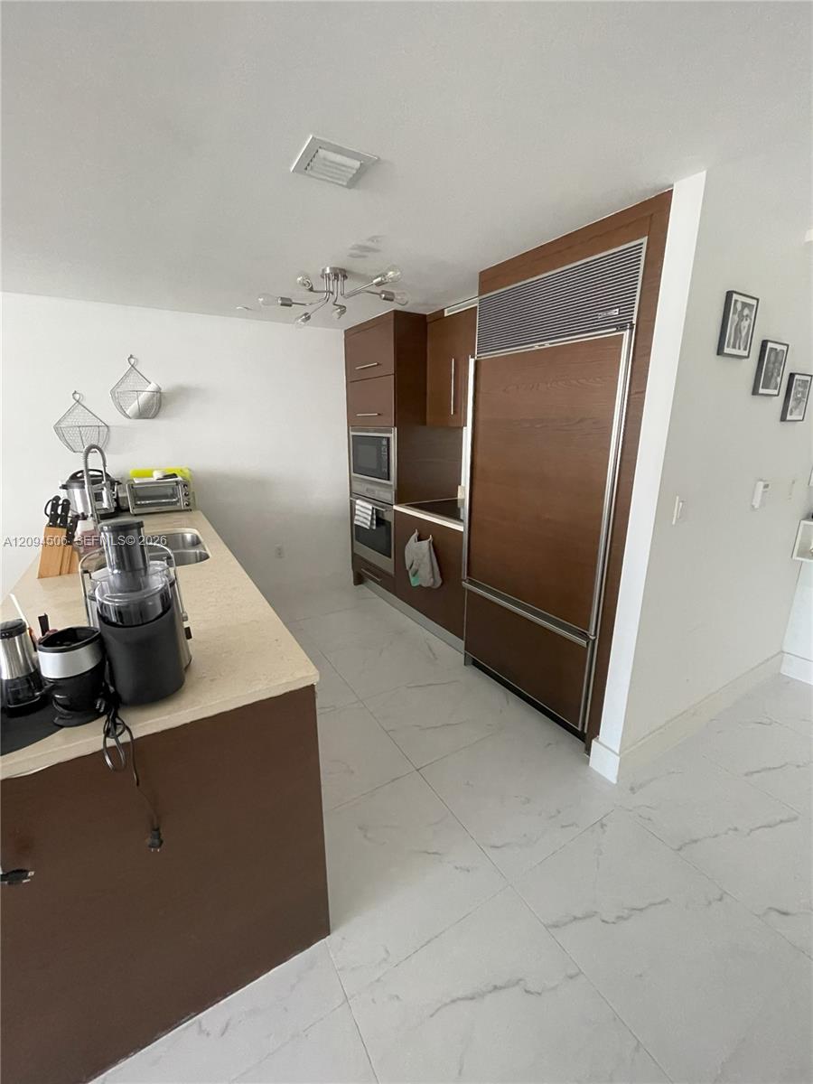 475 Brickell Avenue